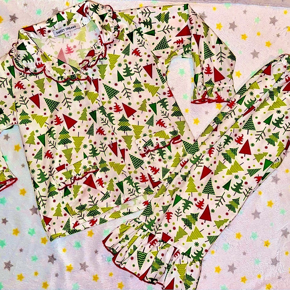 Christmas morning Jammie’s EUC -worn once 3T